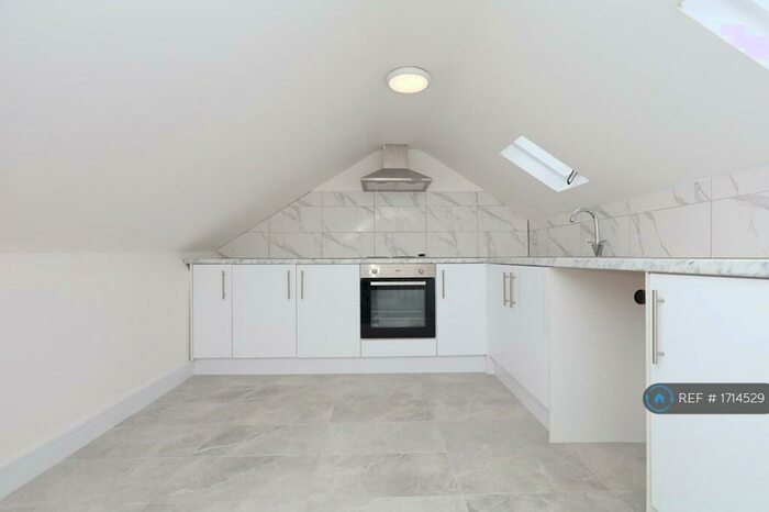 Studio To Rent In Graham Rd, Harrow, HA3