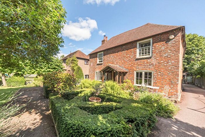 4 Bedroom Detached House For Sale In High Street, Lyminge, CT18