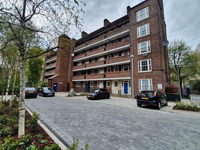 3 Bedroom Flat To Rent In Bow Road, E3