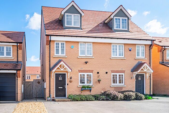 3 Bedroom Semi-Detached House For Sale In Bramble Garth, Hambleton, North Yorkshire, YO8