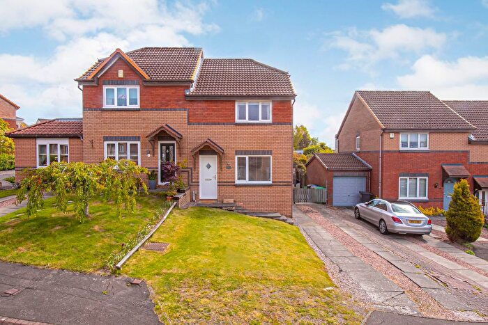 3 Bedroom Semi-detached House For Sale In Kinnaird Place, Dunfermline, KY12