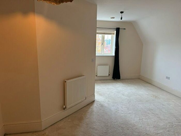 5 Bedroom End Of Terrace House To Rent In Clickers Drive, Northampton, NN5