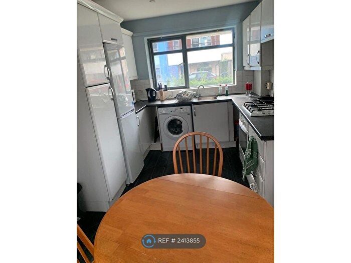 3 Bedroom Semi-Detached House To Rent In Javelin Avenue, Birmingham, B35