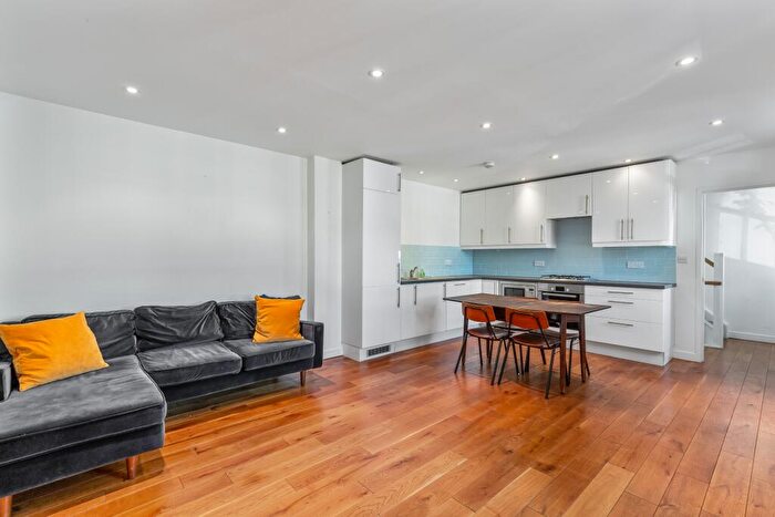 2 Bedroom Flat To Rent In Vivian Road, London, E3