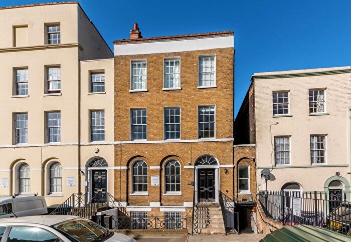 2 Bedroom Flat To Rent In Camberwell Road, Camberwell, SE5