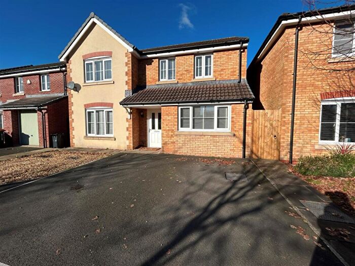 4 Bedroom Semi-Detached House To Rent In Carnegie Close, Rogerstone, NP10