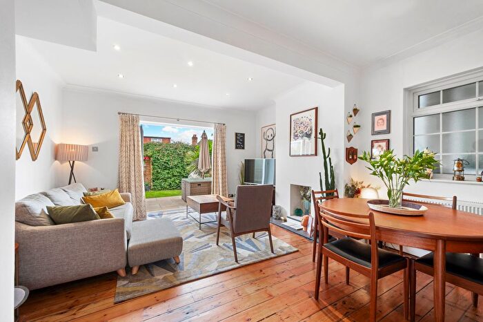 3 Bedroom Semi-Detached House For Sale In Minniedale, Surbiton, KT5