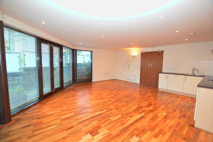 2 Bedroom Apartment To Rent In Queens Stables, Nr City Centre, Sheffield, S2