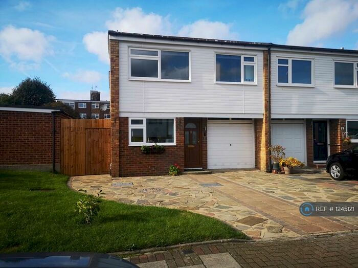 4 Bedroom End Of Terrace House To Rent In Lankton Close, Beckenham, BR3
