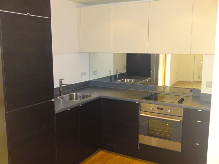 1 Bedroom Flat To Rent In Bath House, Barking, IG11