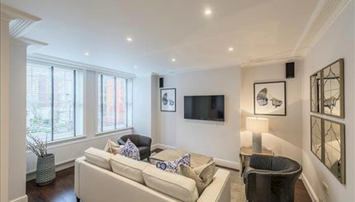 3 Bedroom Flat To Rent In Ravenscourt Park, London, W6