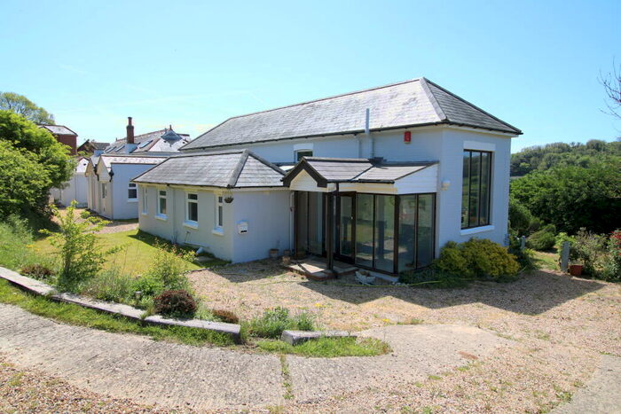 4 Bedroom Semi-Detached House To Rent In Lowtherville Road, Ventnor, PO38