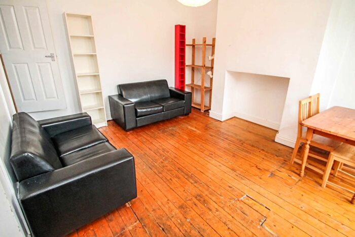 3 Bedroom Terraced House To Rent In Norman Mount, Kirkstall, Leeds, LS5