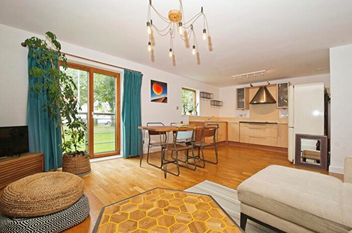 2 Bedroom Flat For Sale In Henke Court, Cardiff, South Glamorgan, CF10