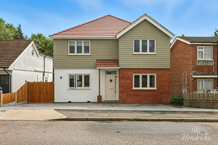 4 Bedroom Detached House For Sale In Thundersley Park Road, Benfleet, SS7