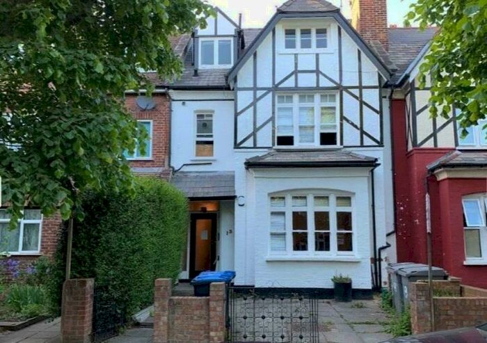 2 Bedroom Flat To Rent In Stanley Gardens, Willesden Green, London, NW2