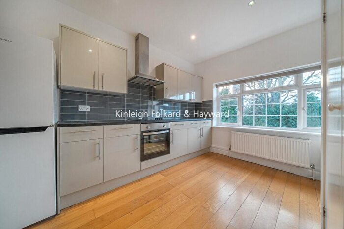 4 Bedroom Flat To Rent In Henville Road, Bromley, BR1