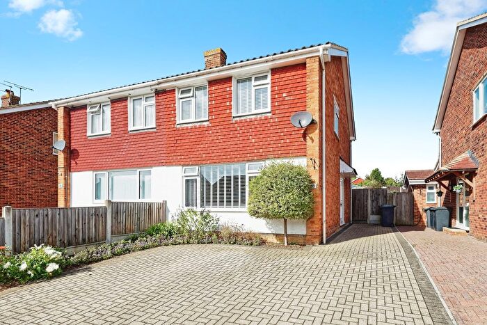 3 Bedroom Semi-Detached House For Sale In Cedar Road, Sturry, Canterbury, Kent, CT2