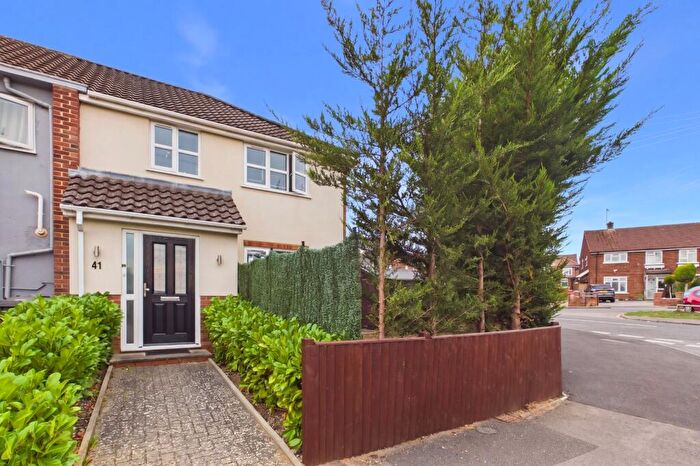 2 Bedroom End Of Terrace House For Sale In Gloucester Road, Maidenhead, Berkshire, SL6