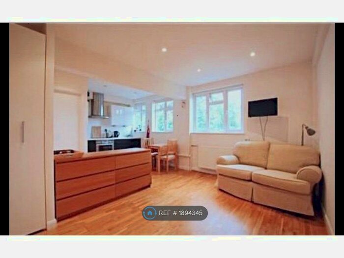 Studio To Rent In Harwood Court, London, SW15