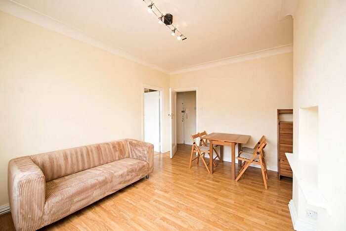 2 Bedroom Flat To Rent In Napier Place, Kensington, London, W14