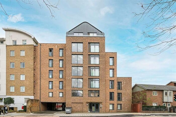 1 Bedroom Flat To Rent In Kew Bridge Distribution Centre, Lionel Road South, Brentford, TW8