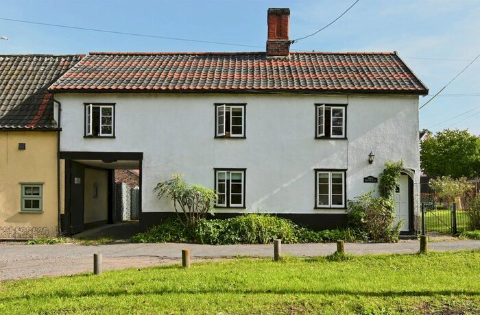 4 Bedroom Semi-Detached House For Sale In The Green, Palgrave, Diss, IP22