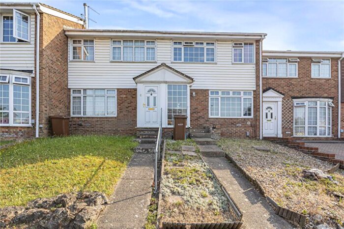 3 Bedroom Terraced House For Sale In Lonsdale Drive, Gillingham, Kent, ME8