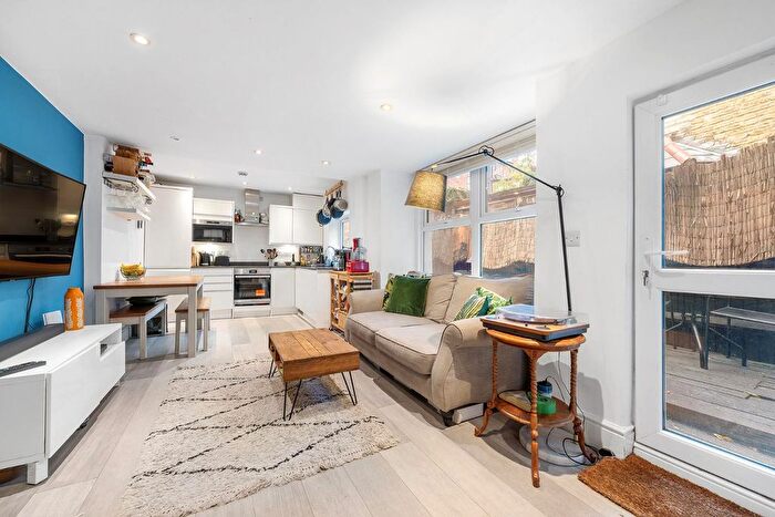 2 Bedroom Flat For Sale In St Luke's Avenue, SW4