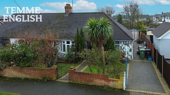 2 Bedroom Semi-Detached Bungalow For Sale In Laburnum Avenue, Wickford, SS12