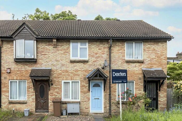 2 Bedroom Property To Rent In Sycamore Grove, London, SE6