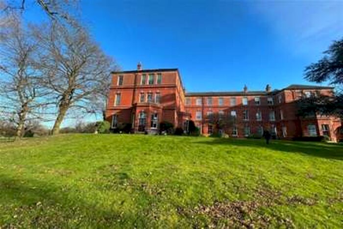 2 Bedroom Flat To Rent In Woodford Green, Repton Park, IG8