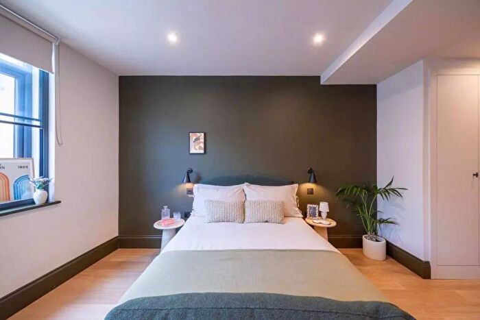 Studio To Rent In West Street, Sheffield, S1