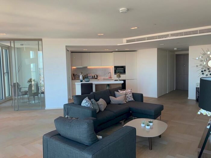 2 Bedroom Flat To Rent In Southbank Tower, London, SE1