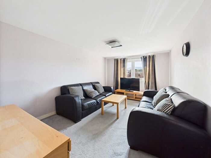 2 Bedroom Flat For Sale In / Clovenstone Gardens, Edinburgh, EH14