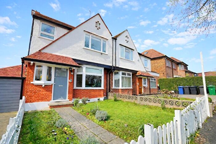 3 Bedroom Semi Detached House To Rent In Eastville Avenue, London, NW11