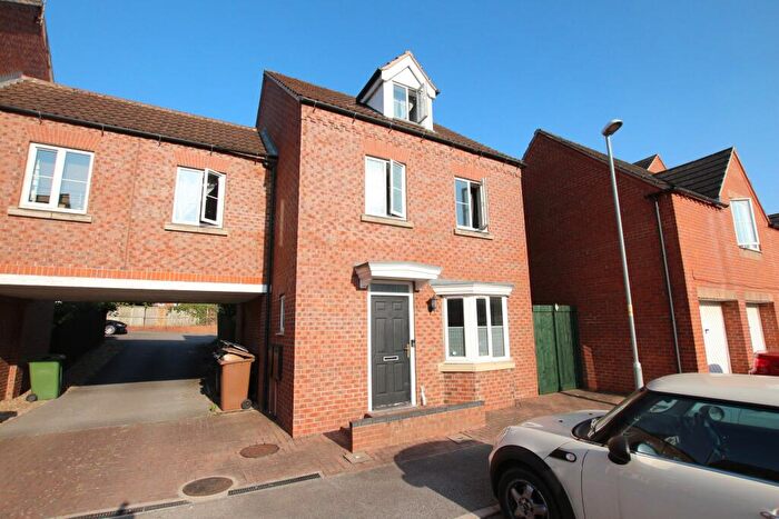 4 Bedroom Town House For Sale In Dorrigan Close, Lincoln, LN1