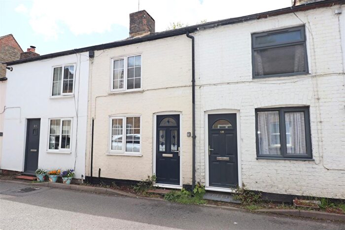 2 Bedroom Terraced House For Sale In Mitre Street, Buckingham, MK18