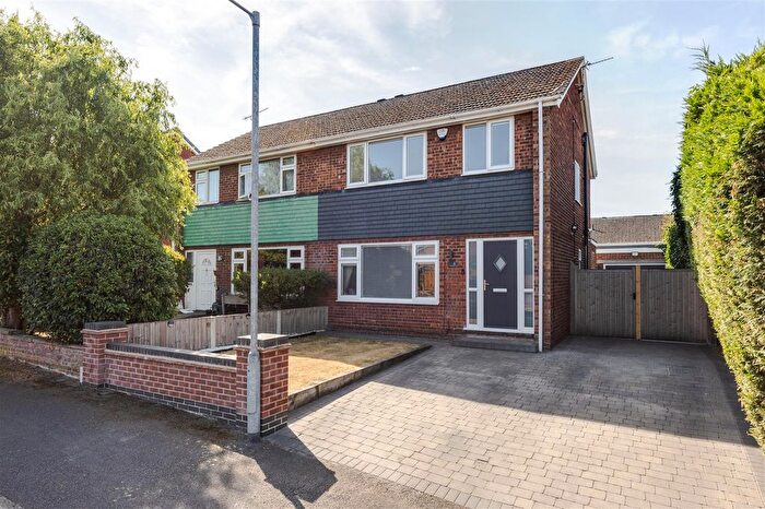 3 Bedroom Semi-Detached House For Sale In Mendip Road, Scunthorpe, DN17