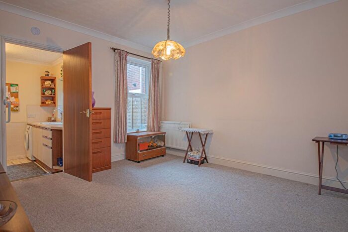 3 Bedroom Terraced House For Sale In The Crescent, Eastleigh, SO50