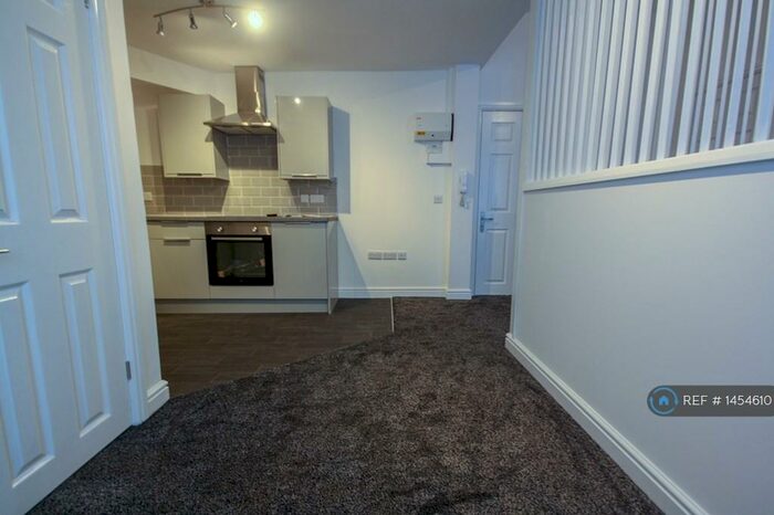 Studio To Rent In High Street, Stoke-On-Trent, ST6