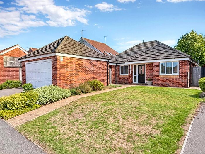 2 Bedroom Detached Bungalow For Sale In Morley Gardens, Radcliffe-On-Trent, Nottingham, NG12