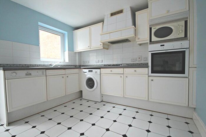 4 Bedroom Terraced House To Rent In Honeyman Close, Brondesbury Park, NW6