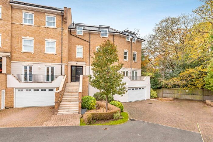 6 Bedroom House To Rent In Beechcroft Close, Ascot, SL5