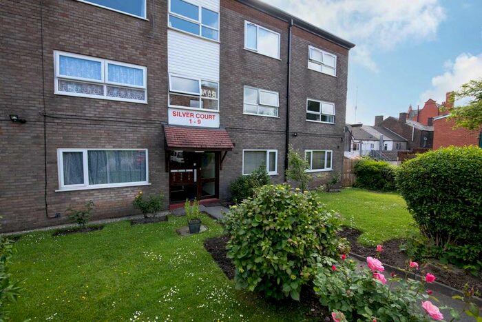 1 Bedroom Flat To Rent In Silver Court, Whitefield, M45