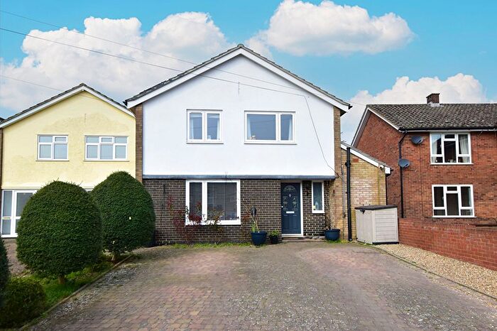 4 Bedroom Link Detached House For Sale In Alexandra Road, Sarratt, WD3