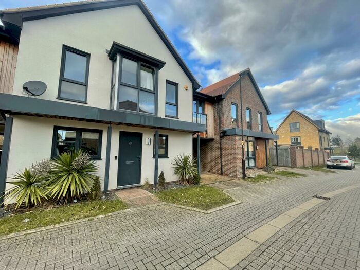 3 Bedroom House To Rent In Abacus Drive, Oakgrove, Milton Keynes, MK10