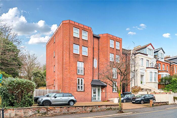 1 Bedroom Apartment For Sale In Park Avenue, London, N22