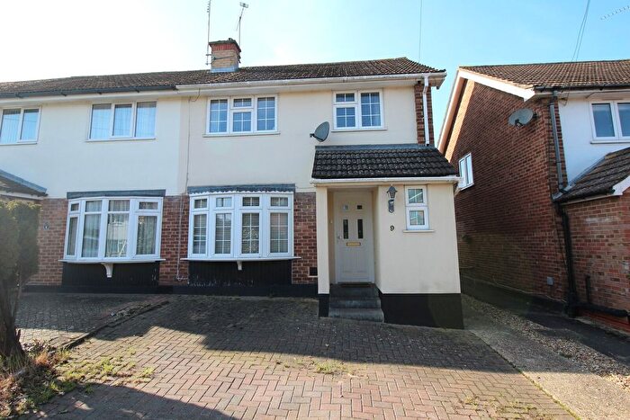 3 Bedroom Semi-Detached House To Rent In Fern Close, Billericay, CM12
