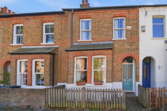 2 Bedroom Terraced House For Sale In Edinburgh Road, Hanwell, W7